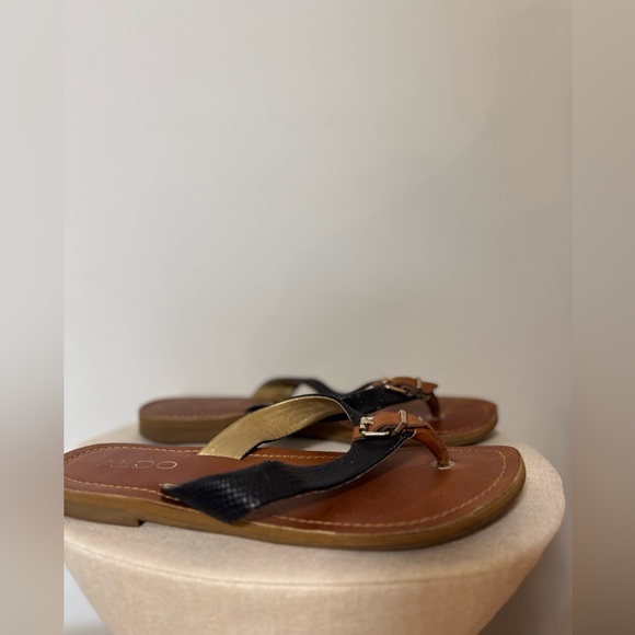 ALDO Black and Gold Leather Sandals (US 8) - Picture 3 of 6
